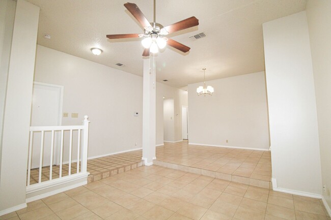 Building Photo - 3223 Tree Grove Dr