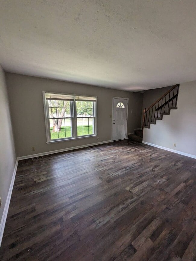 Foto del edificio - 4 Bedroom Pet Friendly Home For Rent With ...