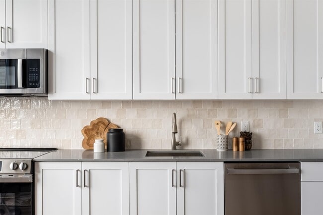 Building Photo - 8601 Bergenline Ave