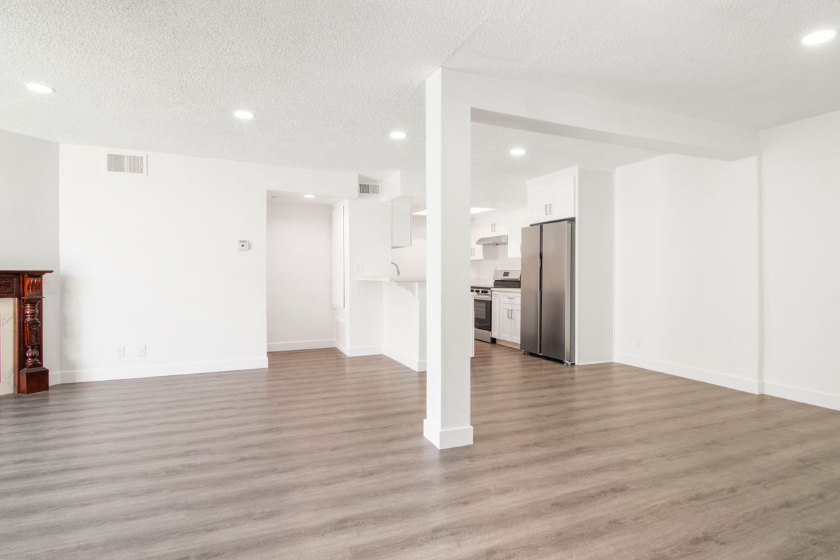 Foto del edificio - 9055 Alcott St