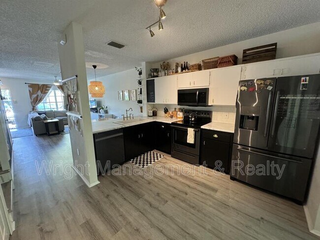 Building Photo - 12326 Berkeley Square Dr