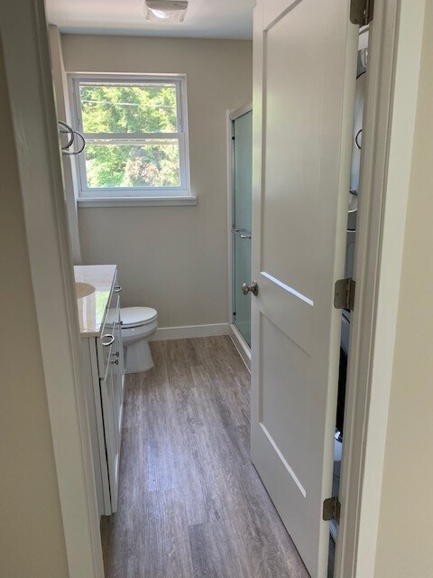 bathroom - 412 S College St