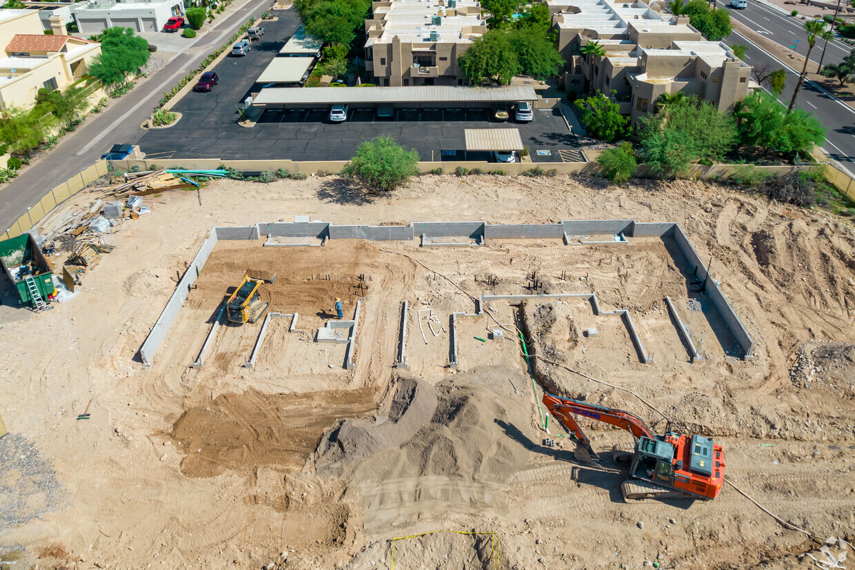 Primary Photo - Gunsight Apartments