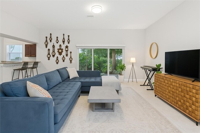 Foto del edificio - 2730 SW 26th St