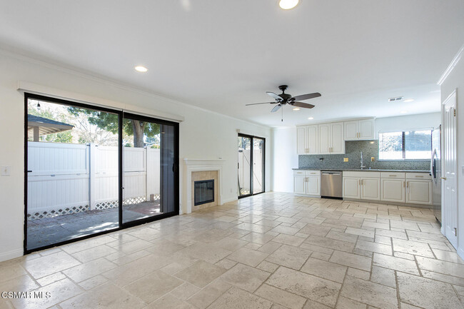 Building Photo - 28739 Conejo View Dr