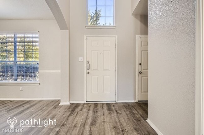 Building Photo - 4 br, 2.5 bath House - 5108 Breeze Hollow ...