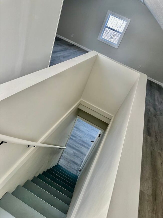 Building Photo - Charming Completely Remodeled Home!