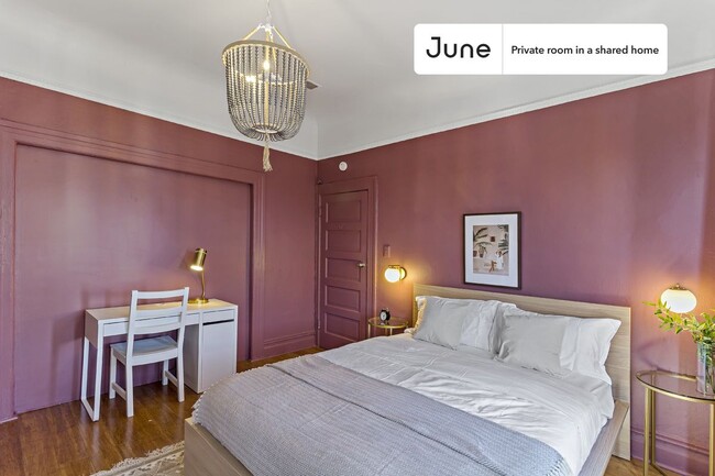 Building Photo - Private bedroom in 4 bed/1.5 bath Home
