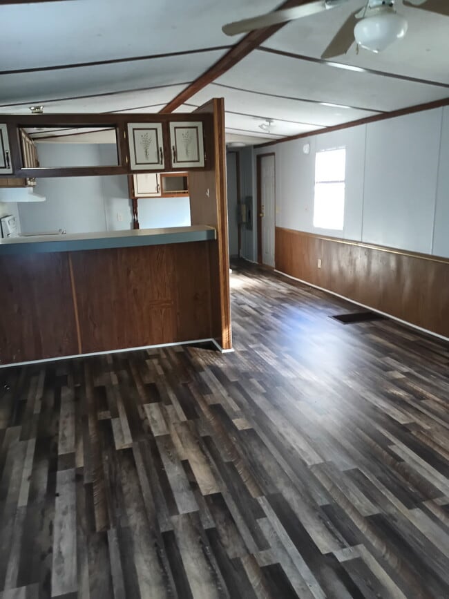 Building Photo - 4-144 Basden Rd