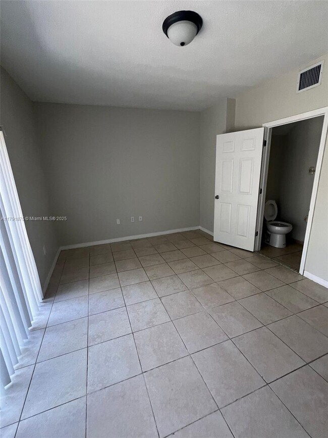 Foto del edificio - 612 SW 11th St