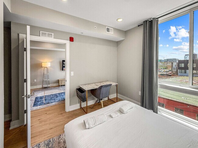 Building Photo - 626 N Delaware Ave