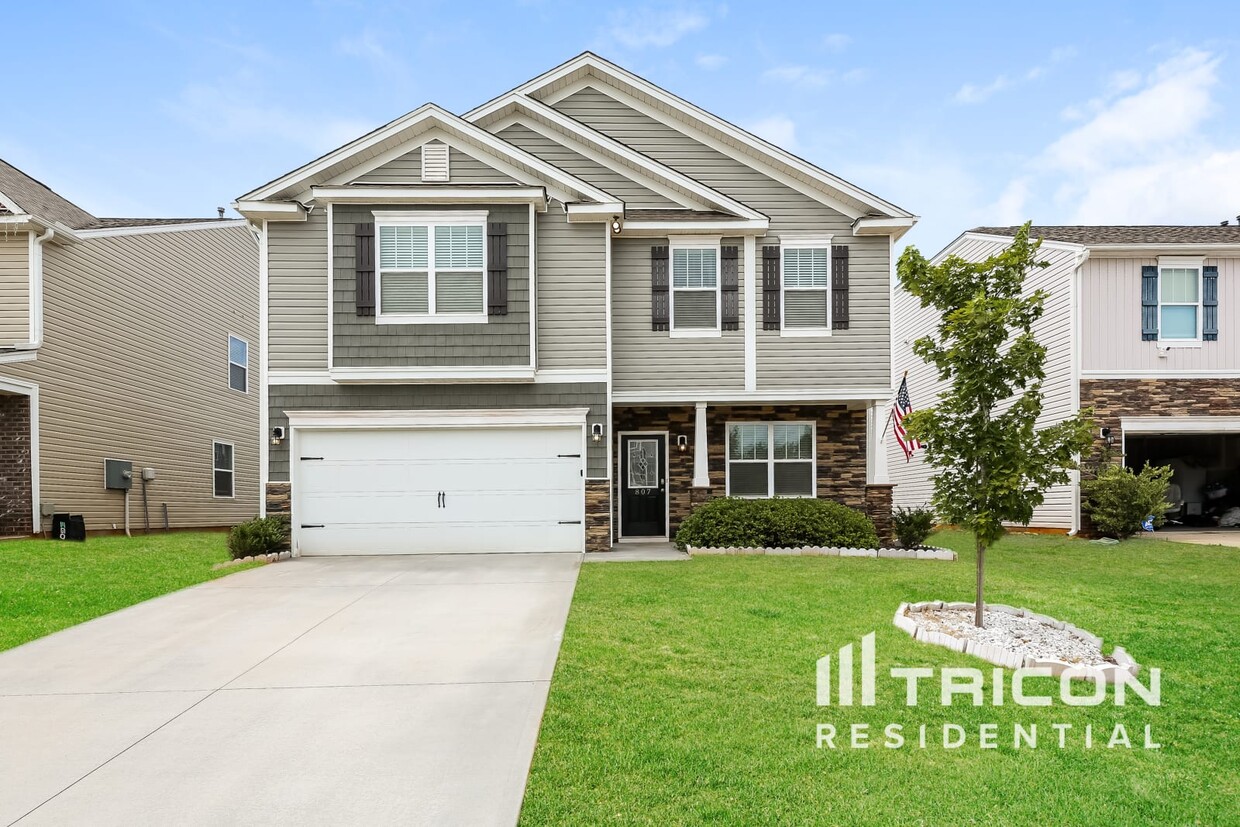 Foto principal - 807 Longhorn Drive Piedmont SC