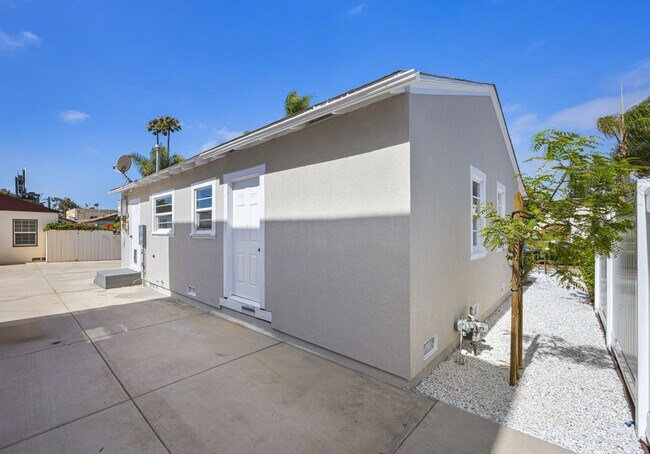 Foto del edificio - Bright 2-Bed, 1-Bath Home in the Heart of ...