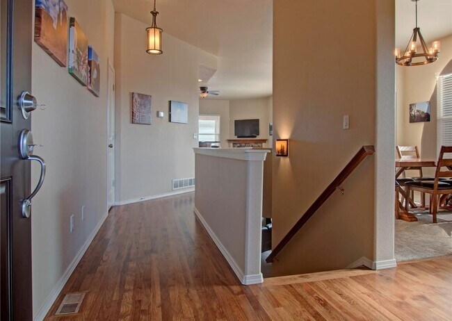 Foto del edificio - Stunning Ranch-Style Home for Rent with Sc...