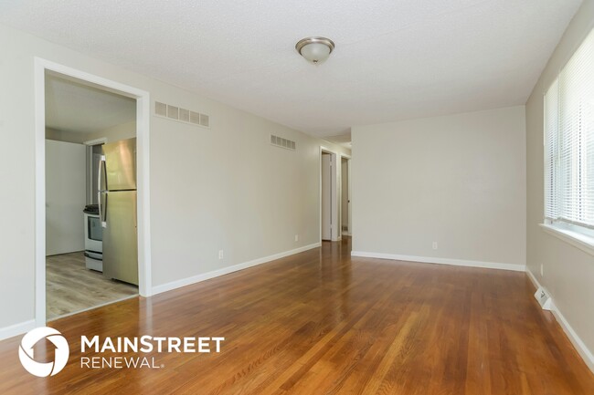 Foto del edificio - 6925 N Hickory St