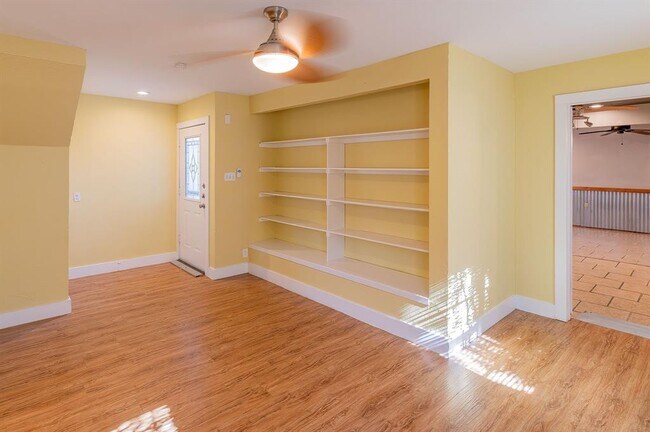 Building Photo - 2403 S Bagdad Rd
