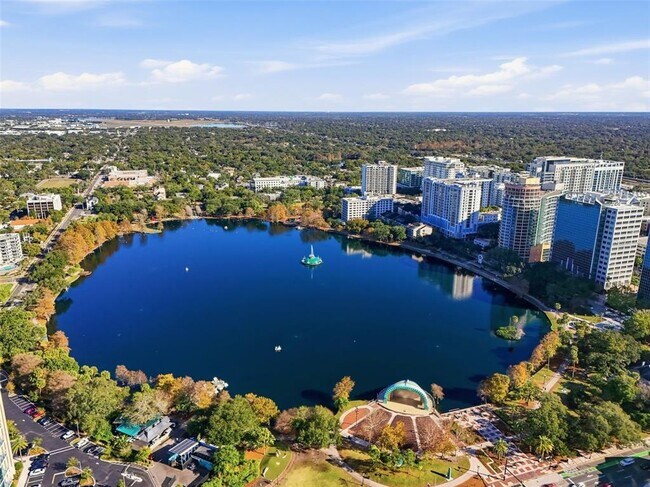 Foto del edificio - 150 E Robinson St