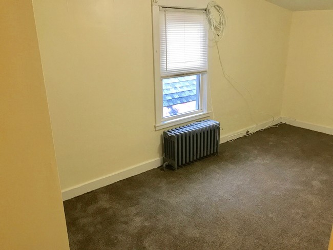 Foto del edificio - Room For Rent