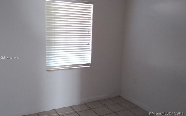 Foto del edificio - 244 SW 21st St