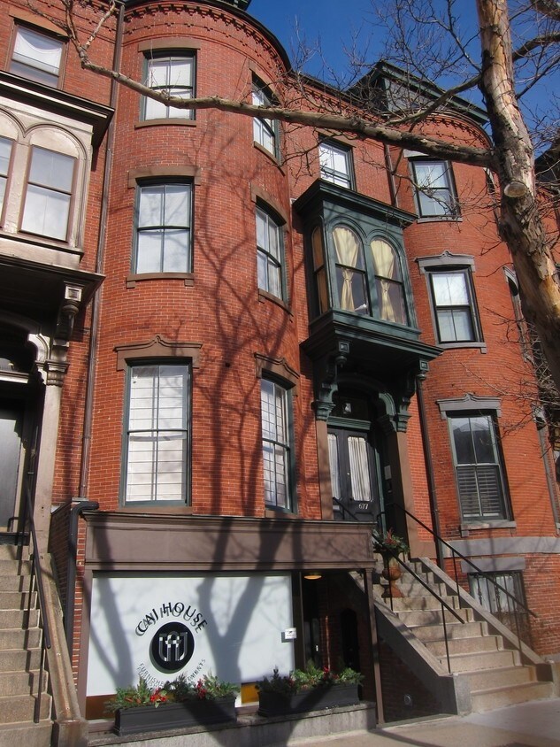 Primary Photo - 677 Tremont St