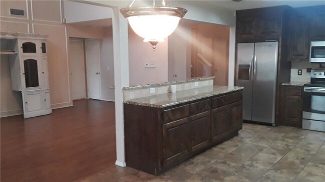 Building Photo - 746 Texas Oak Trail