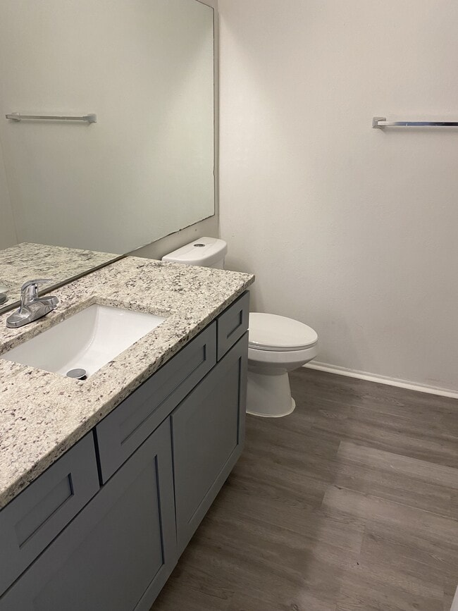 Foto del edificio - 1956 Lake Atriums Cir