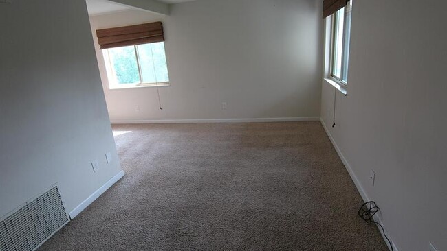 Building Photo - 1705 Heatheridge Rd