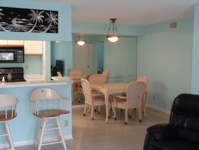 Building Photo - 2516 SE Anchorage Cove