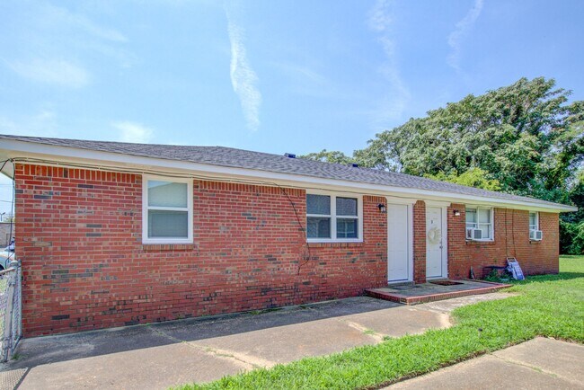 Foto del edificio - 7919 Thompson Rd