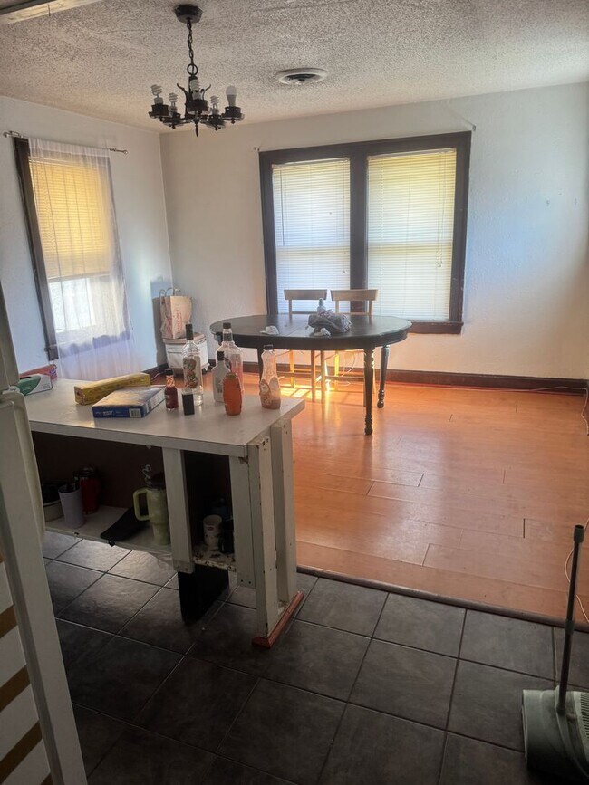 Foto del edificio - 1 Bedroom, Quite side of East Campus