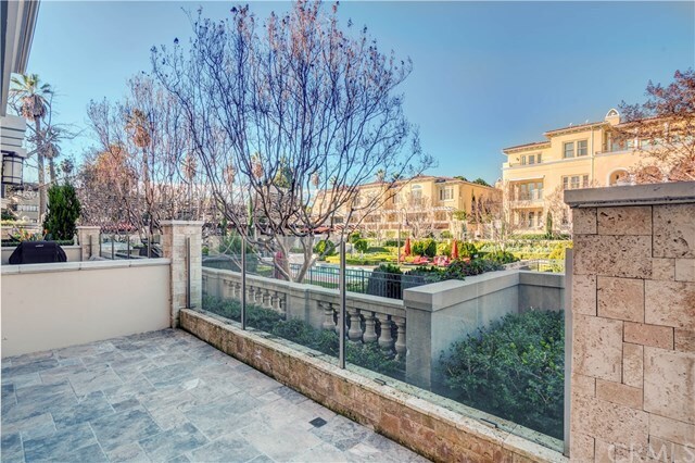 Foto del edificio - 110 S Orange Grove Blvd