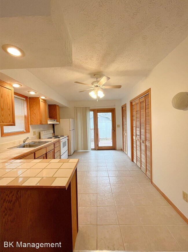 Building Photo - 2 br, 1 bath House - 802 Orchard Avenue