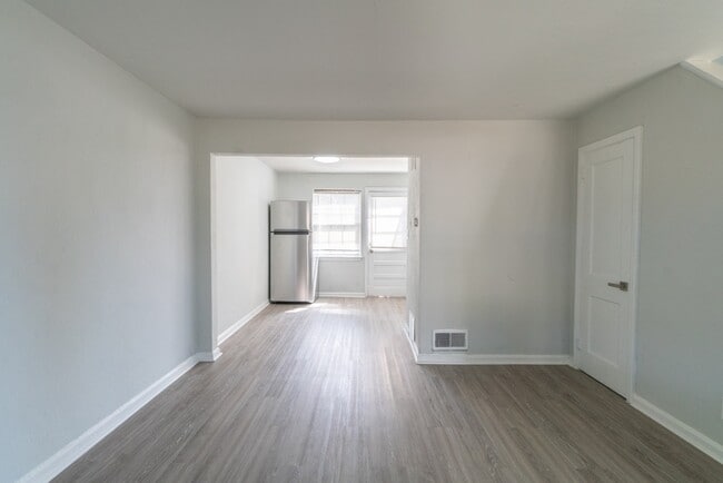 Photo - 225 W 4th St Apartment