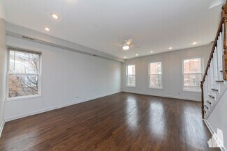 Building Photo - 1426 N Greenview Ave