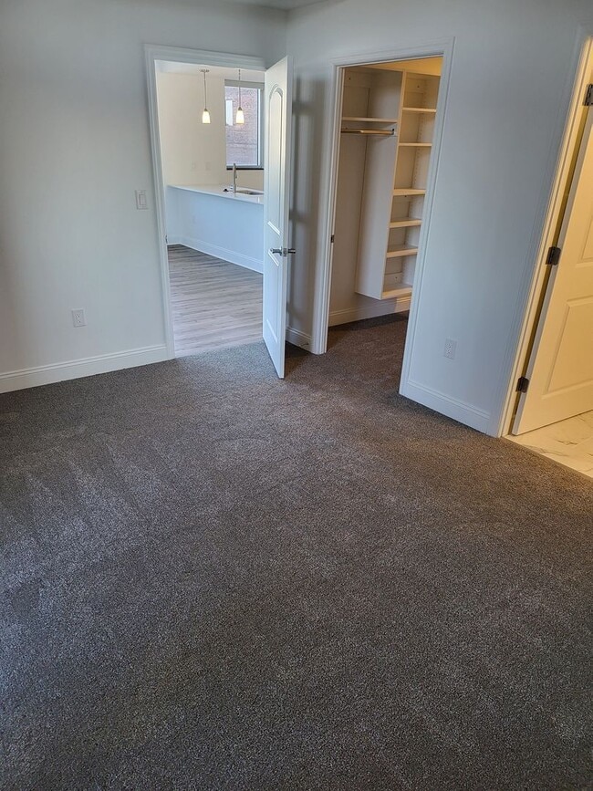 Interior Photo - Encore