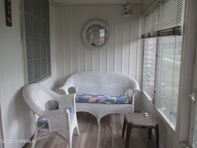 Foto del edificio - 496A Thornbury Ct