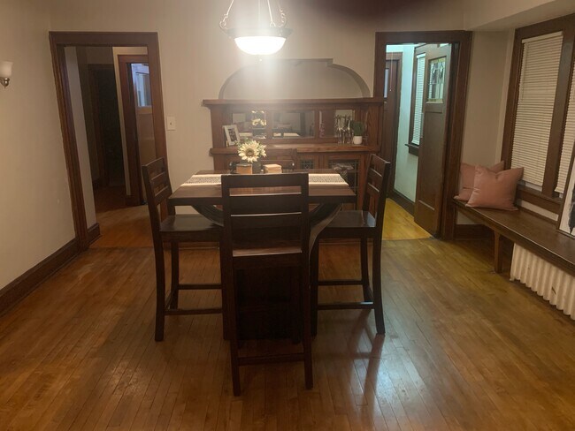 Dining Room - 422 W Harrison Ave