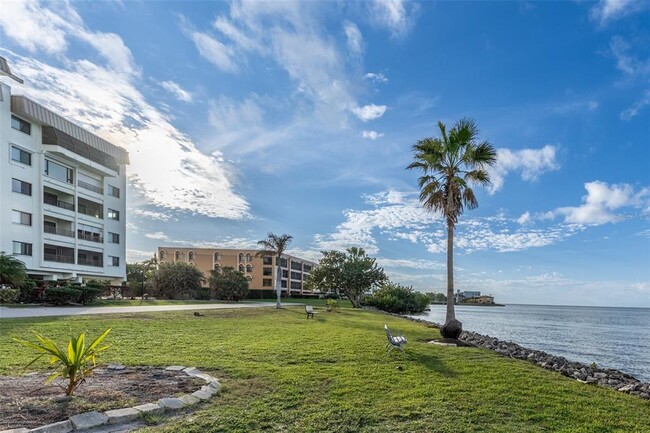 Foto del edificio - 1477 Park Beach Cir