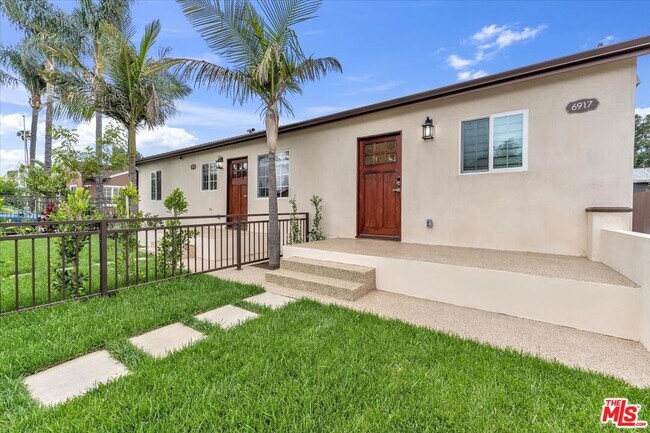 Foto del edificio - 6917 Encino Ave