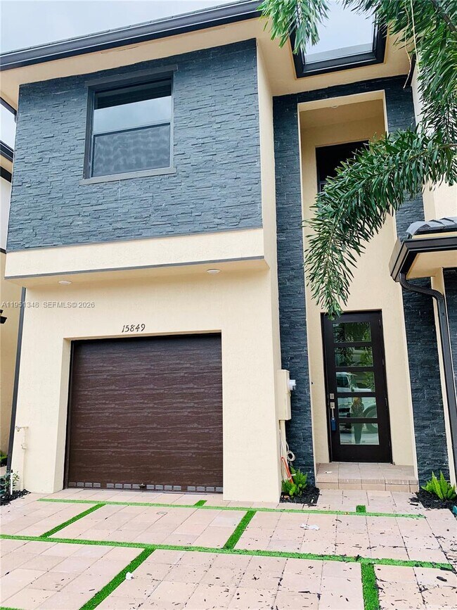 Foto del edificio - 15849 NW 91st Ct