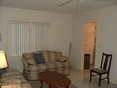 Foto del edificio - 400 Lebeau St