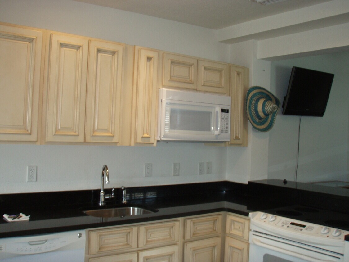 Primary Photo - 1105 S Atlantic Ave