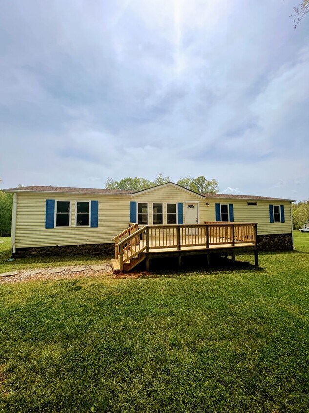 Foto principal - 3 Bedroom Home in Campbell County