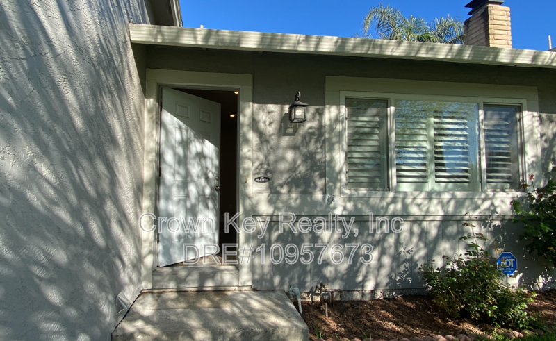 Primary Photo - 1550 Griffith Pl