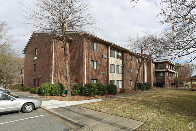 Foto del edificio - The Wesbury and Wesbury Plaza