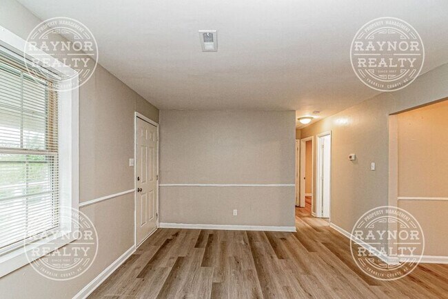 Foto del edificio - 1600 Poole Rd