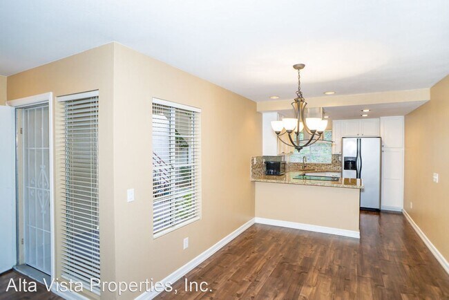 Building Photo - 2 br, 2 bath House - 4867 Bella Pacific Ro...