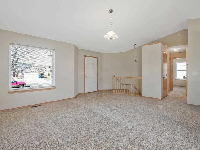 Foto del edificio - 812 S Red Oaks Cir