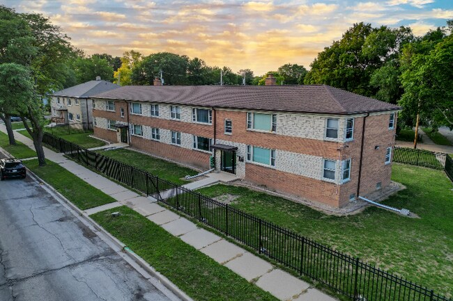 Foto del edificio - 7816 W Lisbon Ave