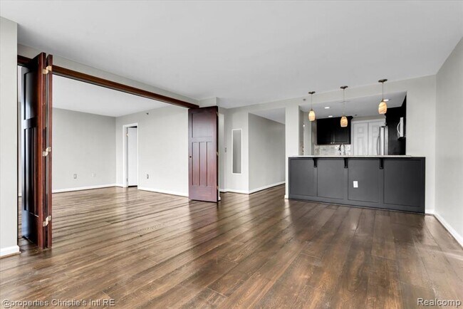 Foto del edificio - 250 E Harbortown Dr